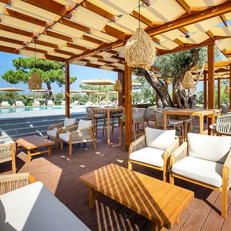 Отель The Mini 4*